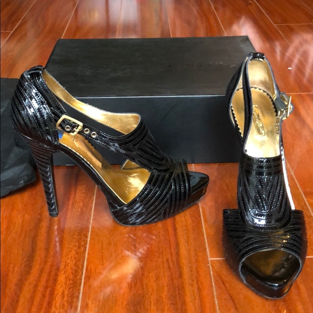 Report Signature Pamona patent black heels